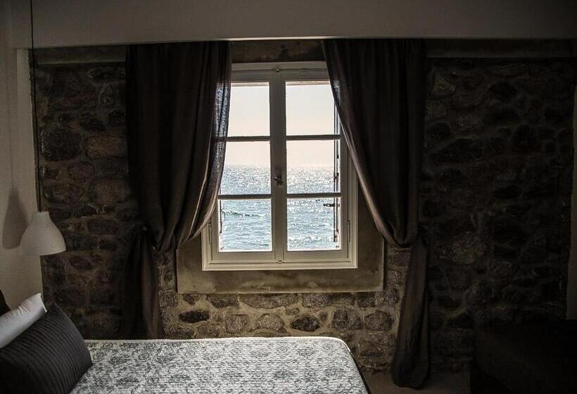 Olive Press Hotel & Apartments