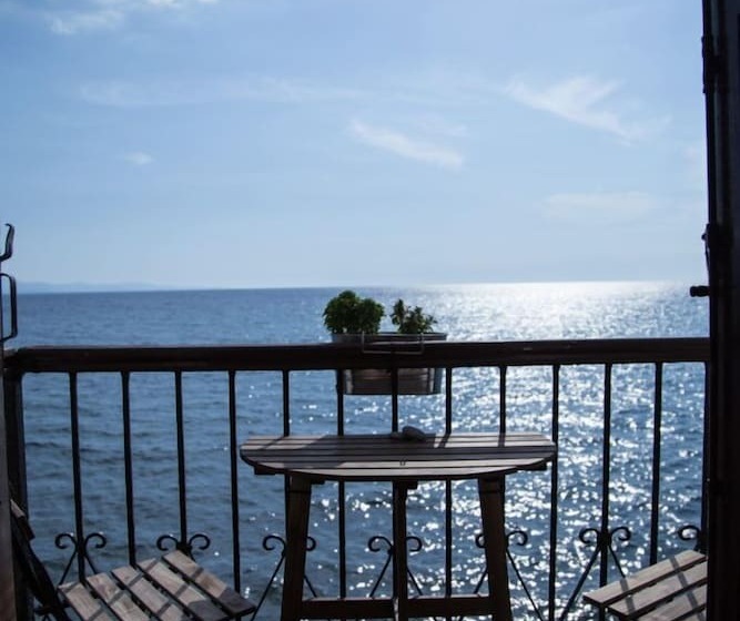 Olive Press Hotel & Apartments