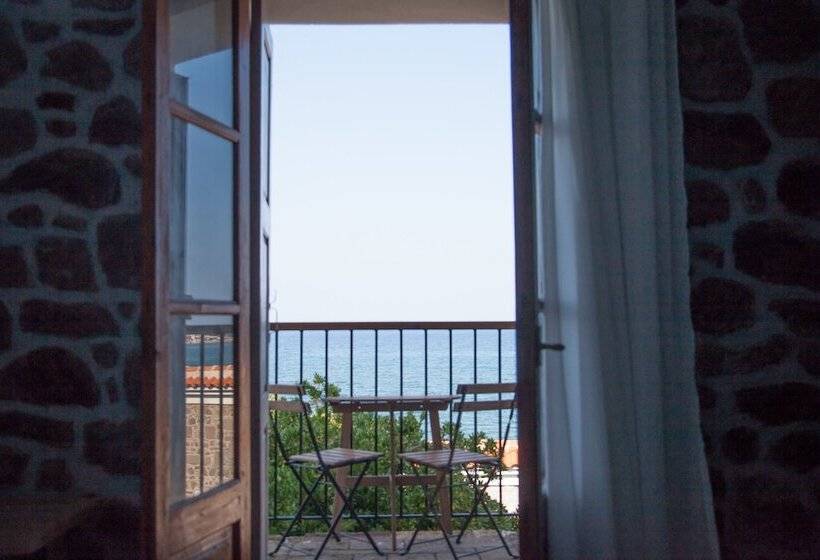 Olive Press Hotel & Apartments