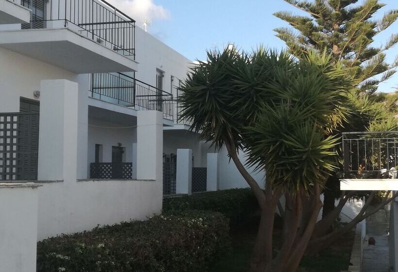 Ostria Hotel & Apartments