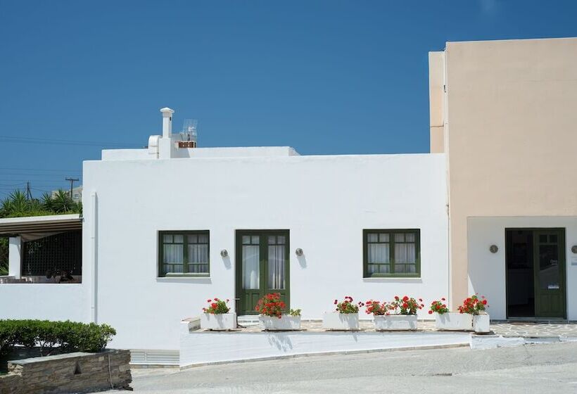 Ostria Hotel & Apartments