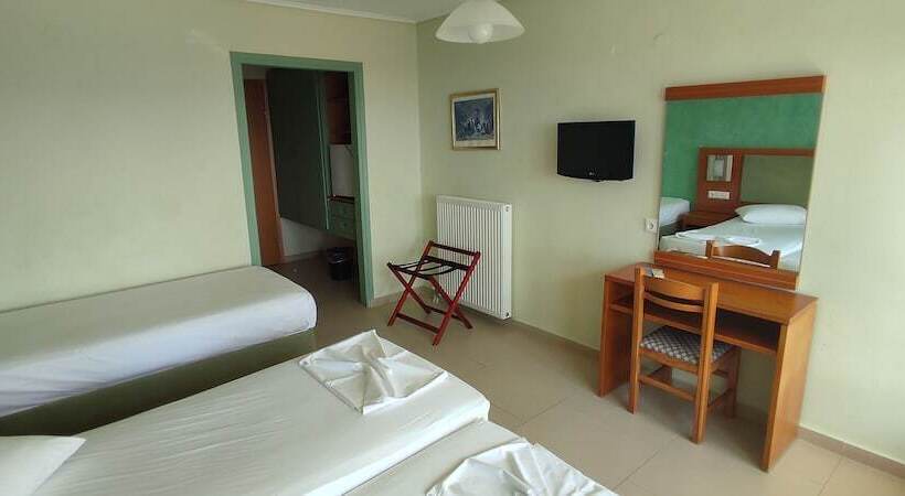 Silver Bay Hotel & Bungalows