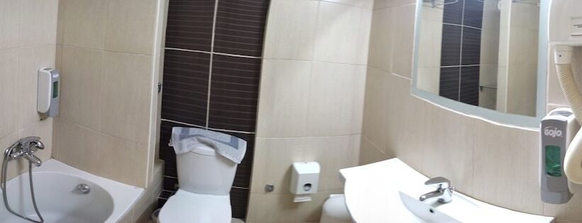 Silver Bay Hotel & Bungalows