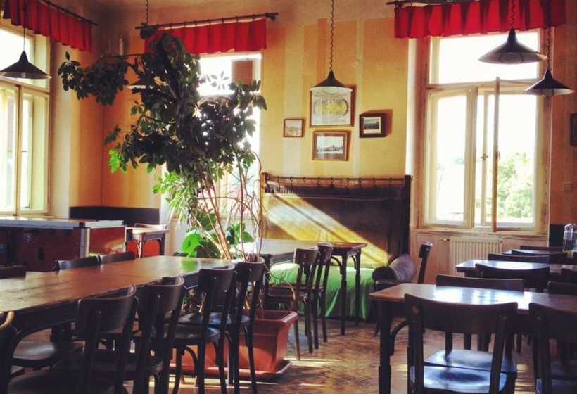 Travellers Hostel Dlouha