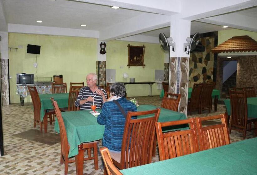 ユースホステル Queens Rest Inn