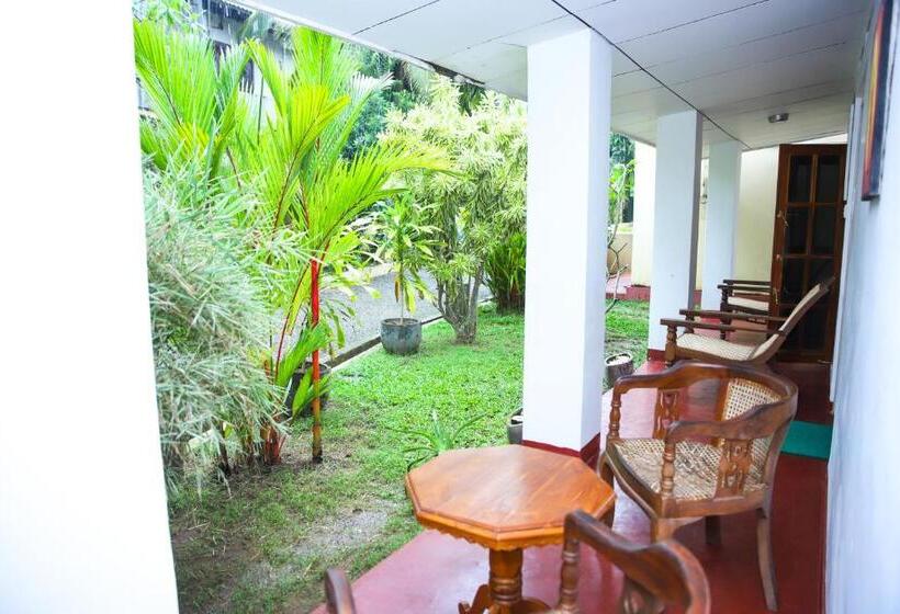 旅馆 Sky And Sand Guesthouse