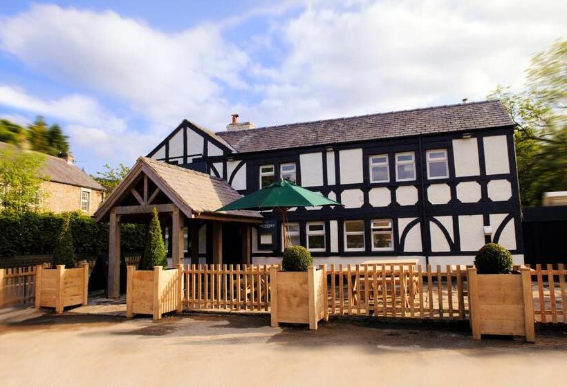 הוסטל The Fenwick Steak & Seafood Pub