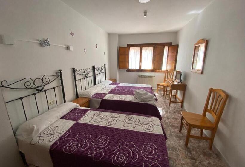 پانسیون Hostal La Alberca