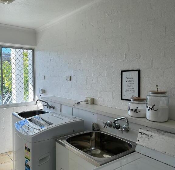 Noosa Parade Holiday Inn