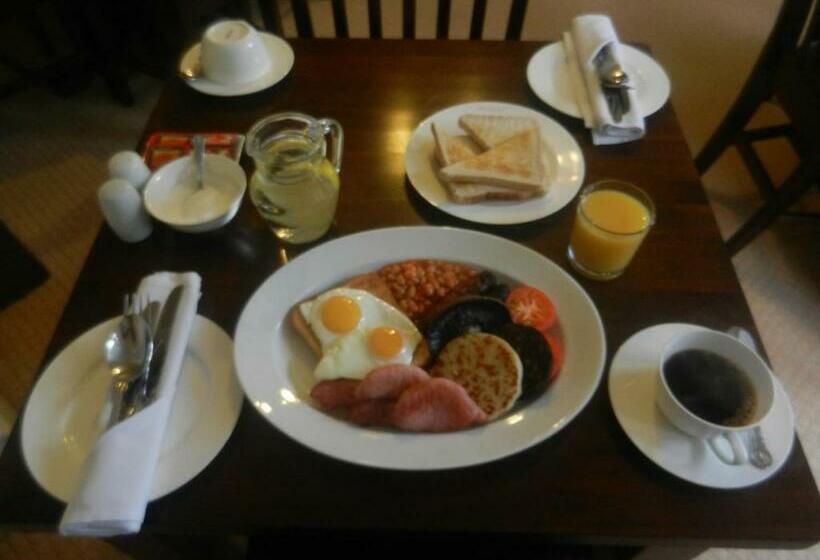 펜션 Balmoral Guest House