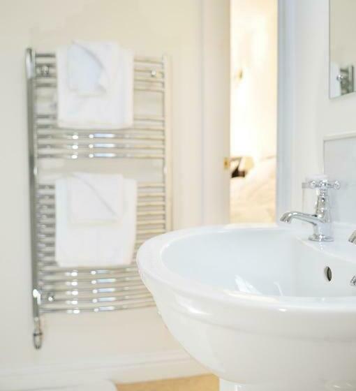 펜션 Balmoral Guest House