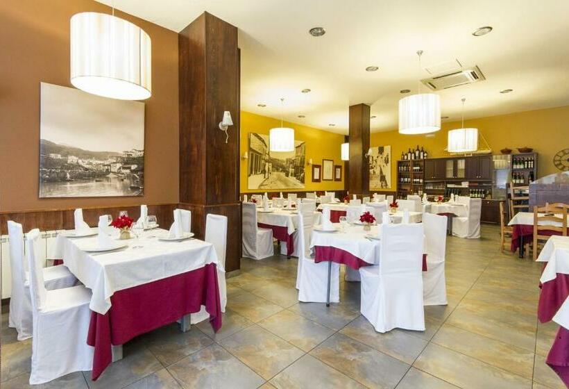 ペンション Hostal Restaurante Alarico