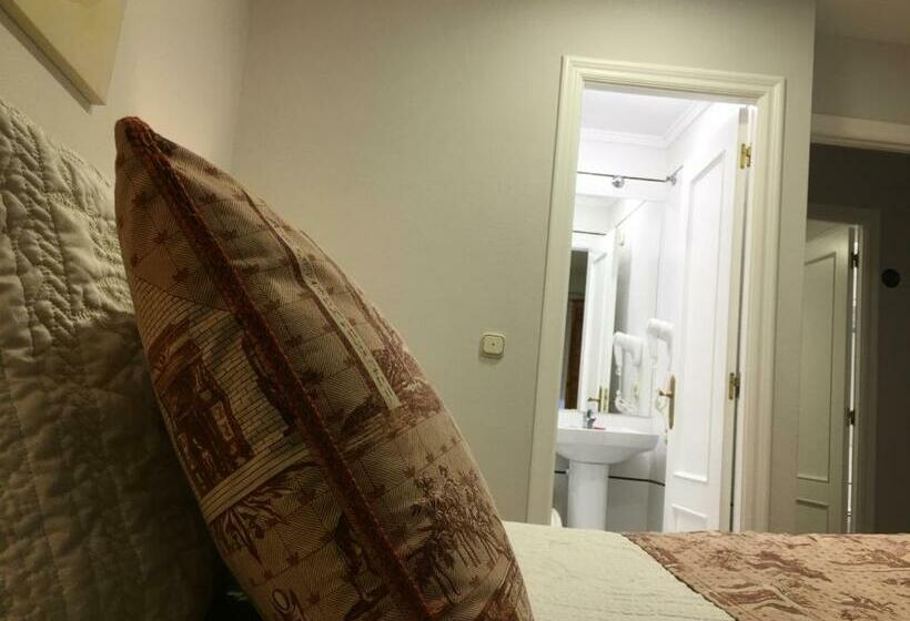 بنسيون Hostal Restaurante Alarico