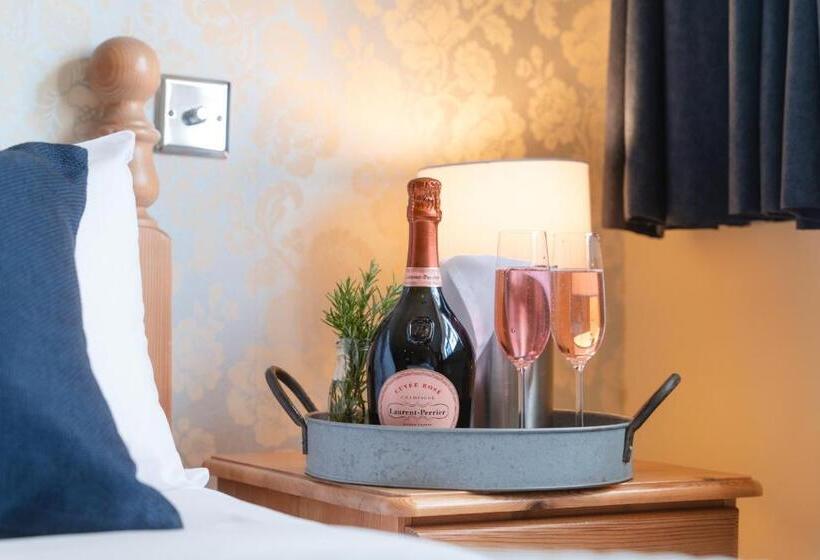 فندق صغير Fox And Hounds Llancarfan