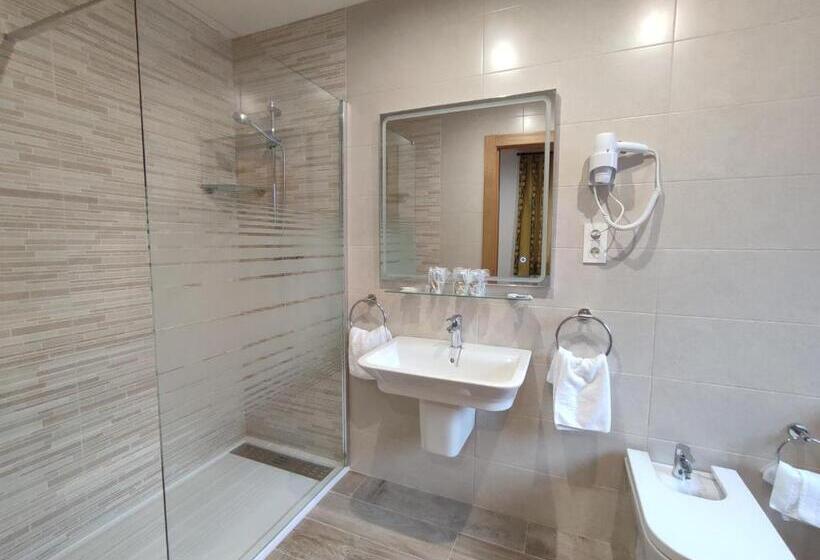 پانسیون Hostal Aribel Longinos