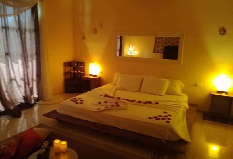 هتل Boutique Casa Mazejuwi