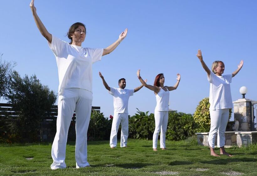 Aeolis Apartments & Studios