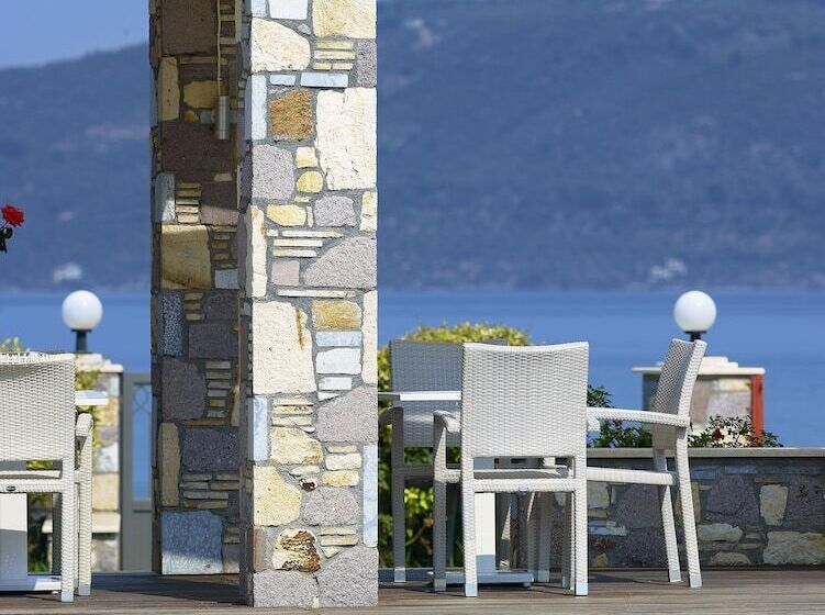 Aeolis Apartments & Studios