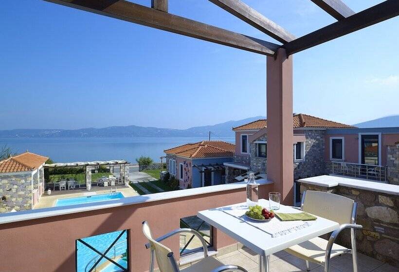 Aeolis Apartments & Studios