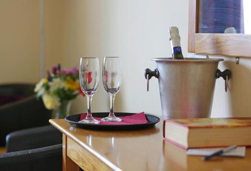 مبيت وإفطار The Masons Arms