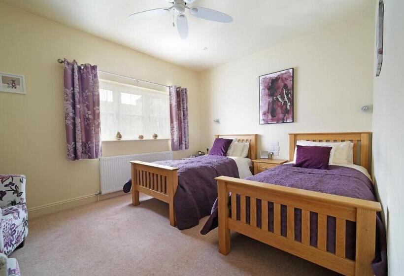 مبيت وإفطار The Masons Arms