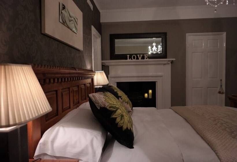 민박 White Linen Whitby, Room Only