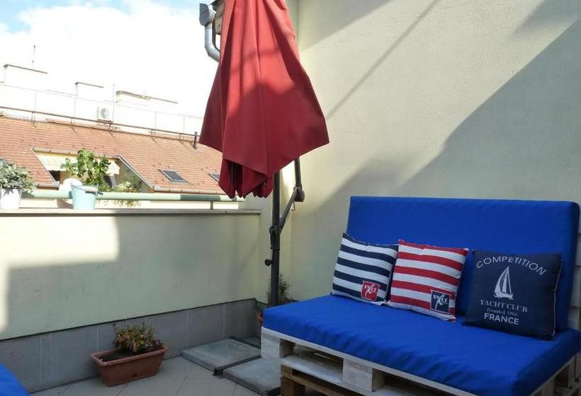 Bell Hostel & Guesthouse