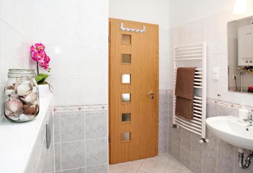 Bell Hostel & Guesthouse