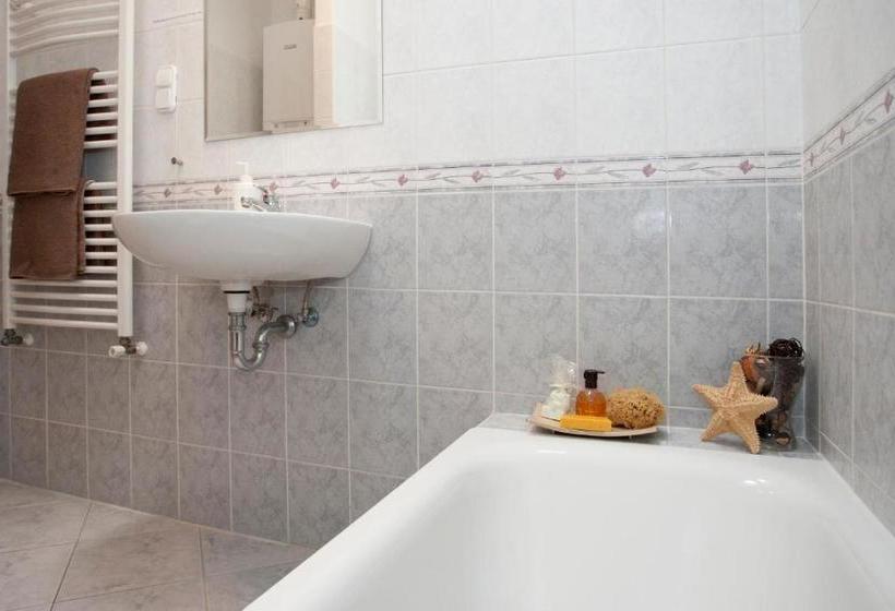 Bell Hostel & Guesthouse