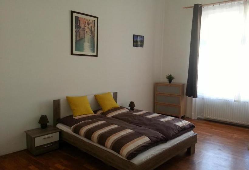 Хостел Caterina Private Rooms And Apartments