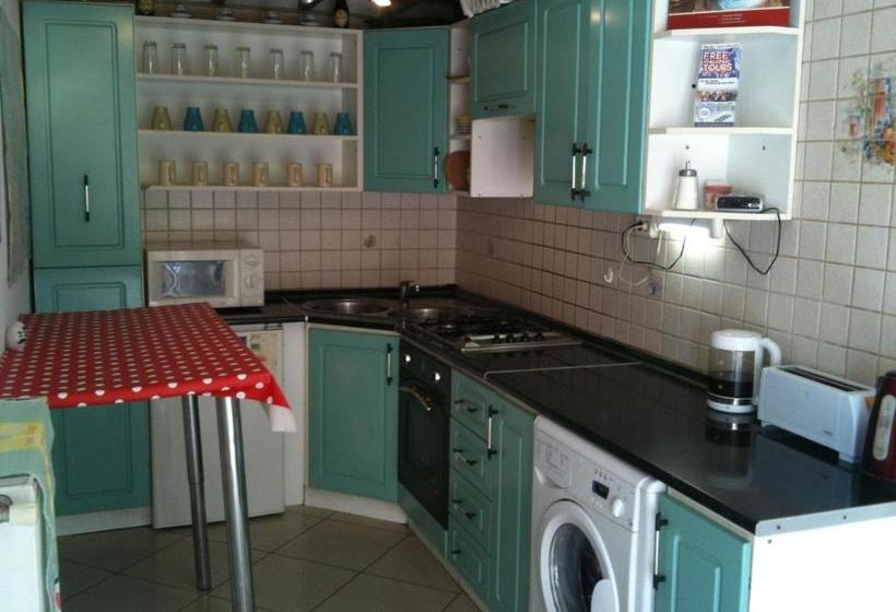 Хостел Caterina Private Rooms And Apartments