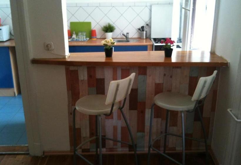 Хостел Caterina Private Rooms And Apartments