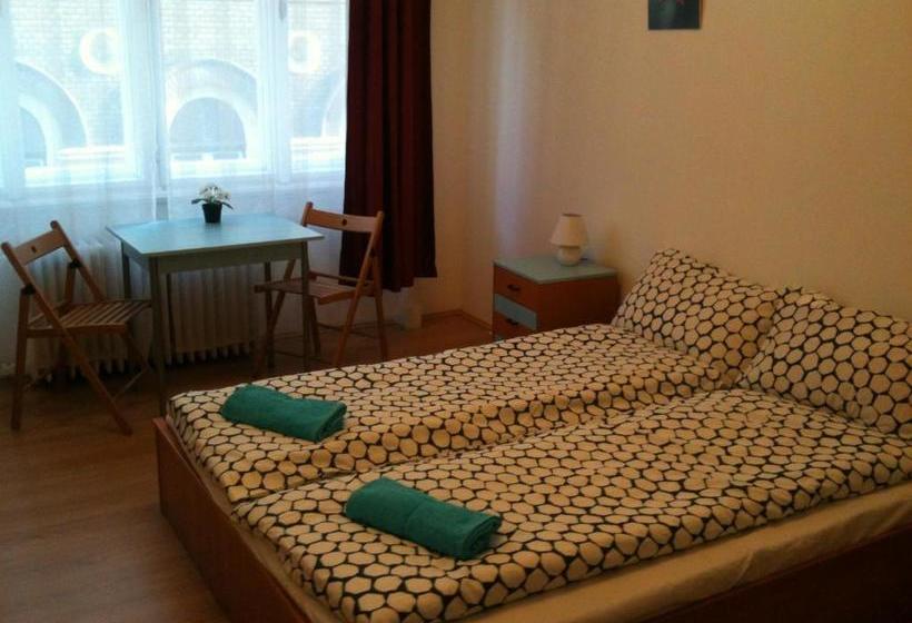 Хостел Caterina Private Rooms And Apartments