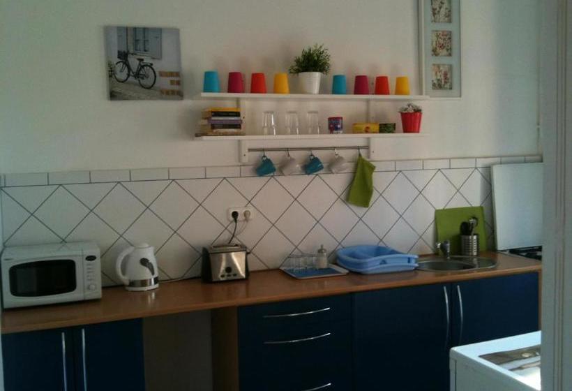 Хостел Caterina Private Rooms And Apartments