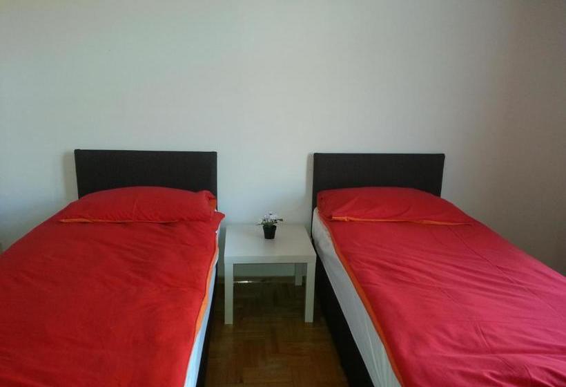 Хостел Caterina Private Rooms And Apartments