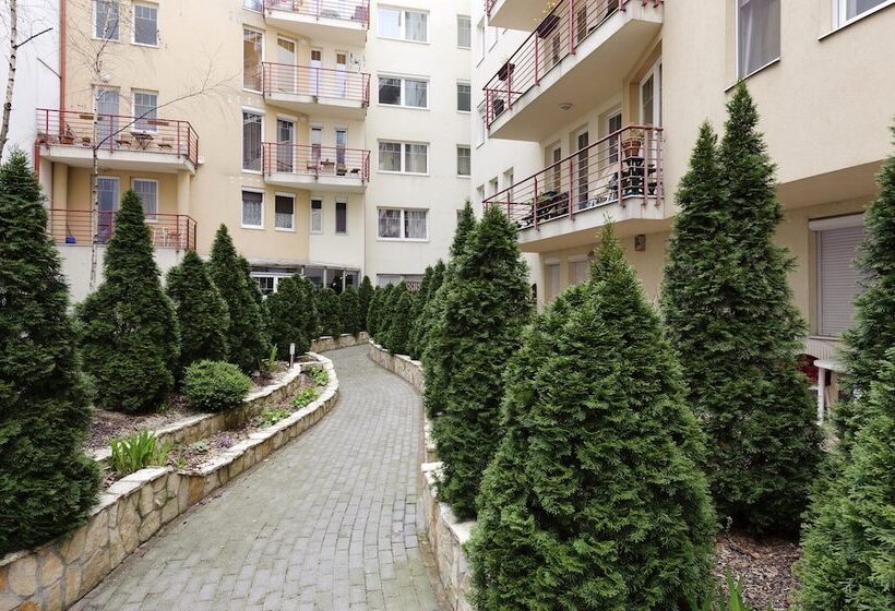 Central Passage Apartments By Vagabond