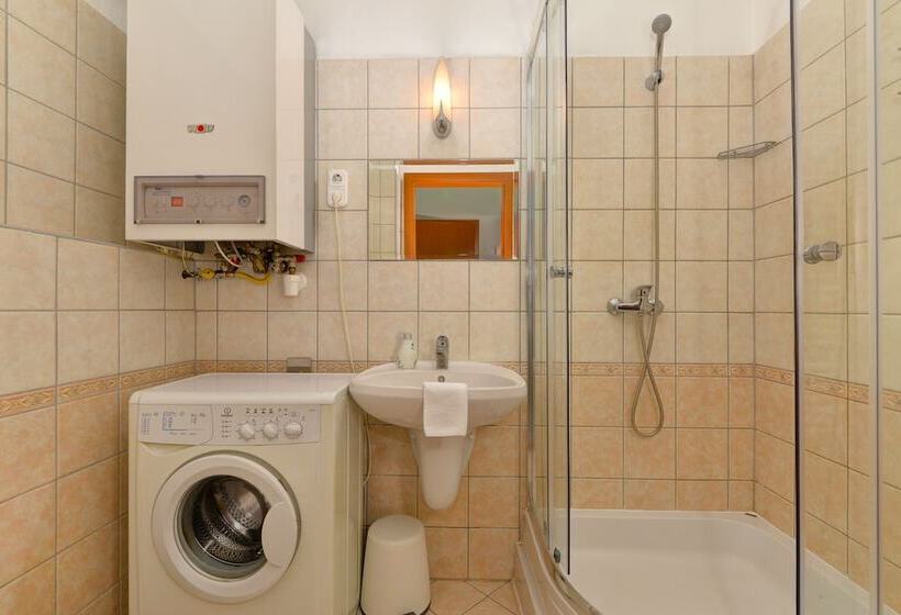 Central Passage Apartments By Vagabond