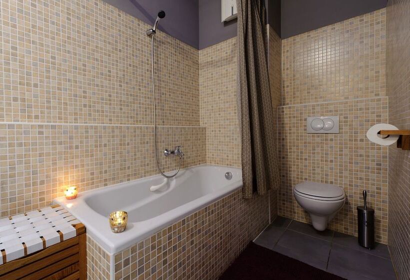 Central Passage Apartments By Vagabond