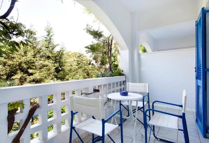 Daphne S Club Hotel Apartments