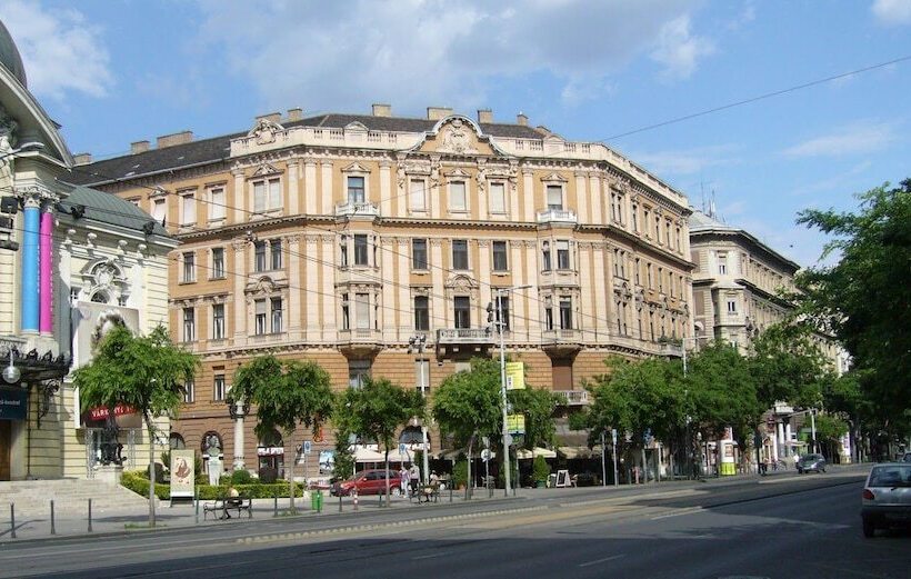 Friends Hostel & Apartments