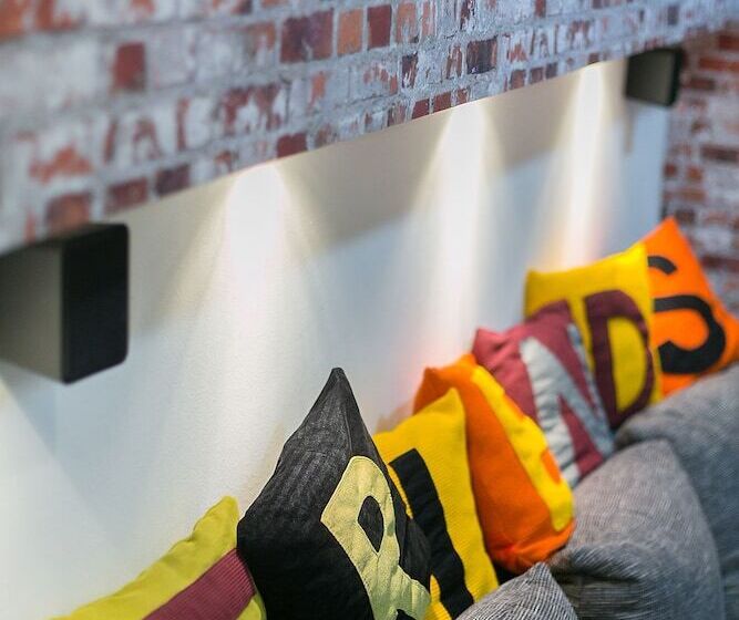 Friends Hostel & Apartments