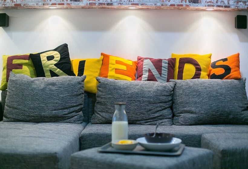 Friends Hostel & Apartments
