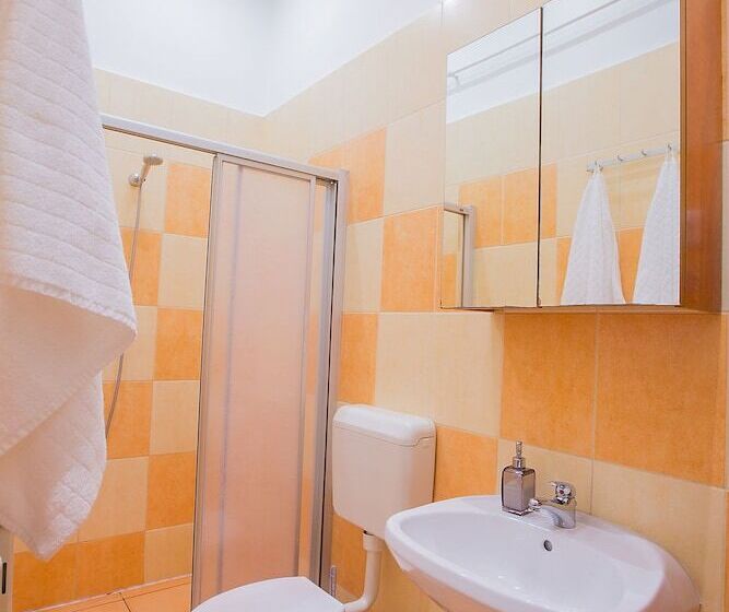 Friends Hostel & Apartments