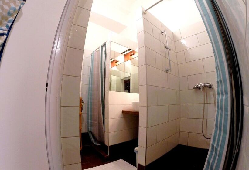 Friends Hostel & Apartments