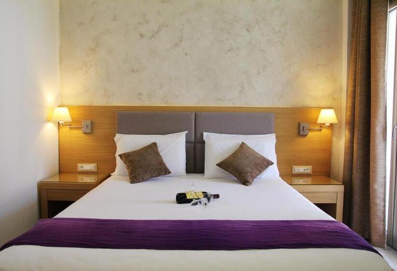 בית מלון כפרי Achilles