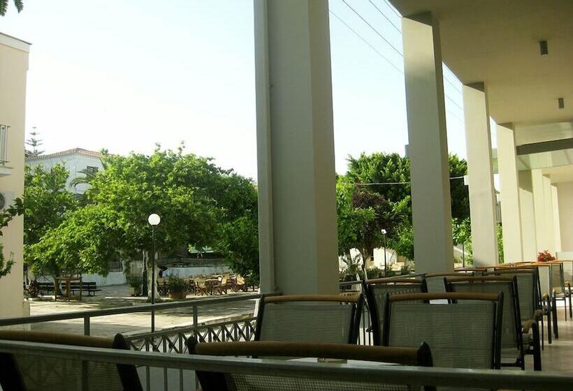 בית מלון כפרי Achilles