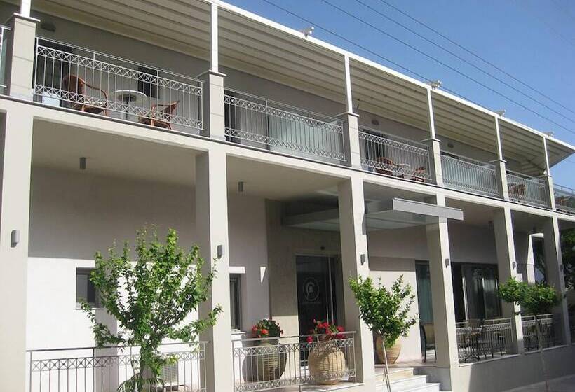 בית מלון כפרי Achilles