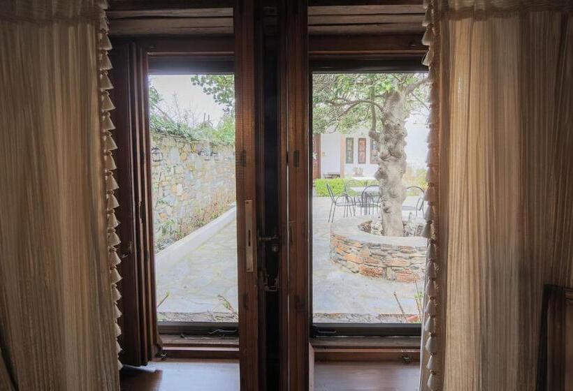 בית מלון כפרי Archontiko Naoumidi