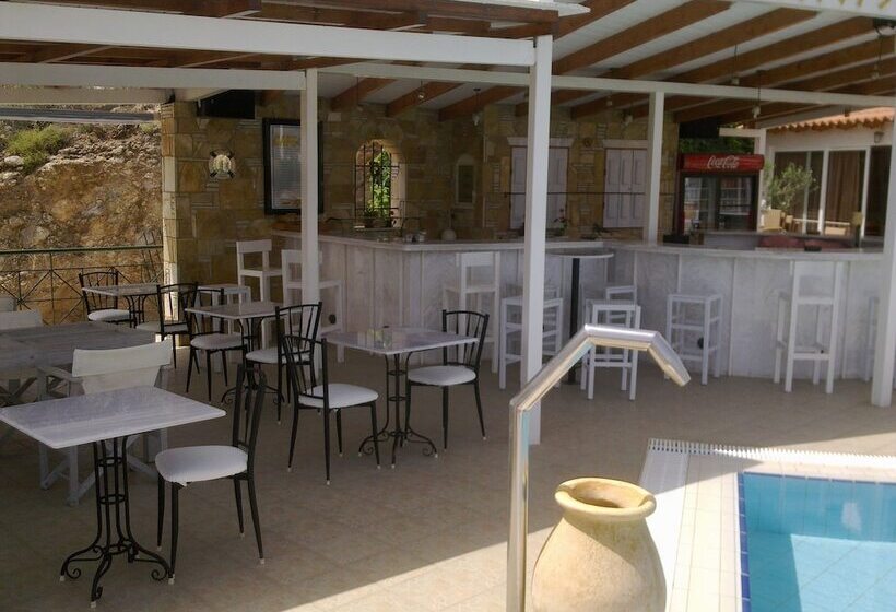 בית מלון כפרי Aretousa