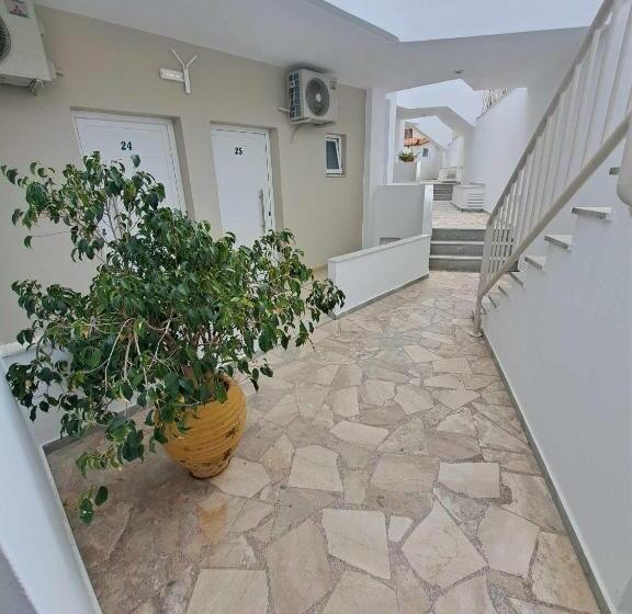 בית מלון כפרי Aretousa